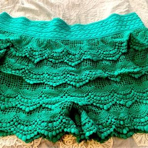 Women’s Casual/Dressy Shorts Medium New E2 Clothing